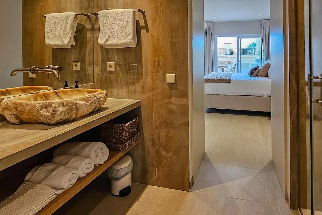 Oleholidays 612 Romana Playa Junto Al Mar Marbella Apartment